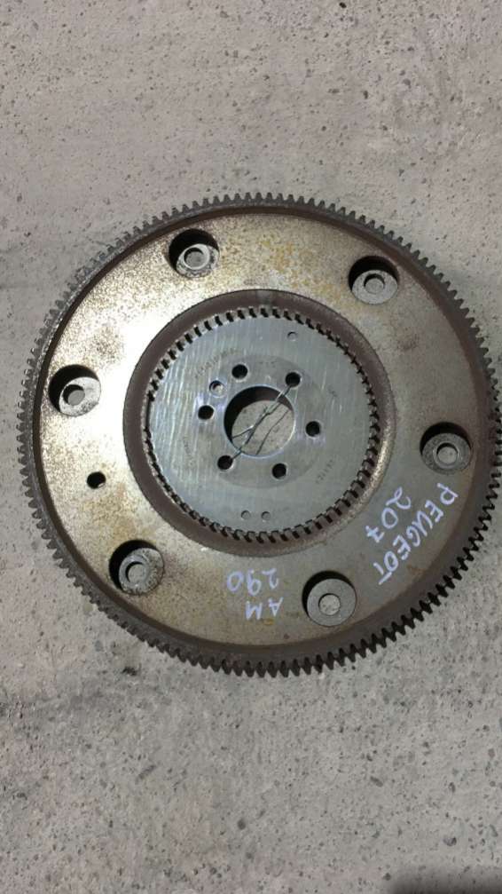 Маховик  Peugeot 207 хетчбэк 5 дв. 2012г. | Фото № 3   Маховик  Peugeot 207 хетчбэк 5 дв. 2012г. - Фото 3