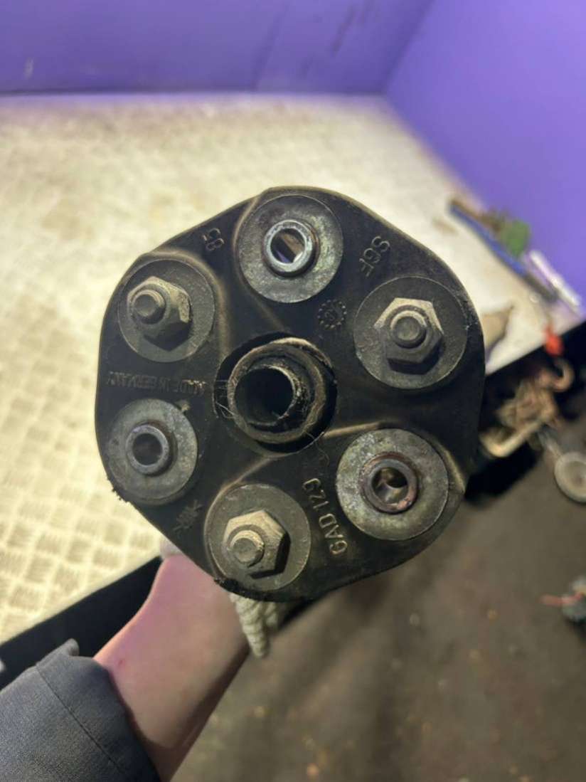 Карданный вал Mercedes E W210 Седан 1997г. | Фото № 5 Карданный вал Mercedes E W210 Седан 1997г. - Фото 5