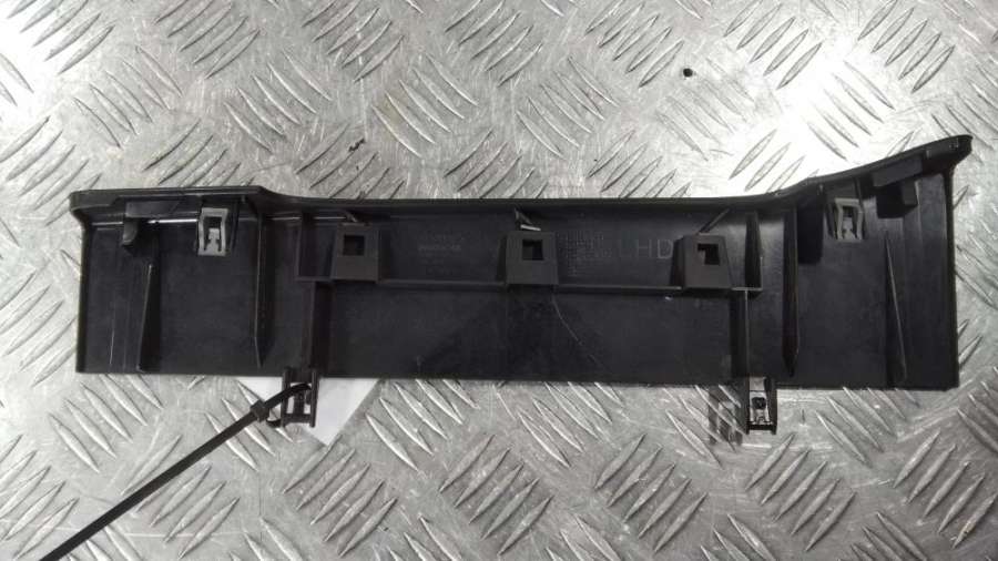 08635248 Накладка декоративная на торпедо Volvo V70 2012г. | Фото № 2 08635248 Накладка декоративная на торпедо Volvo V70 2012г. - Фото 2