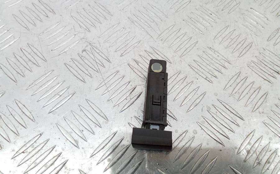 621W05010 Кнопка (выключатель)  Kia Cerato 2004г. | Фото № 2  621W05010 Кнопка (выключатель)  Kia Cerato 2004г. - Фото 2