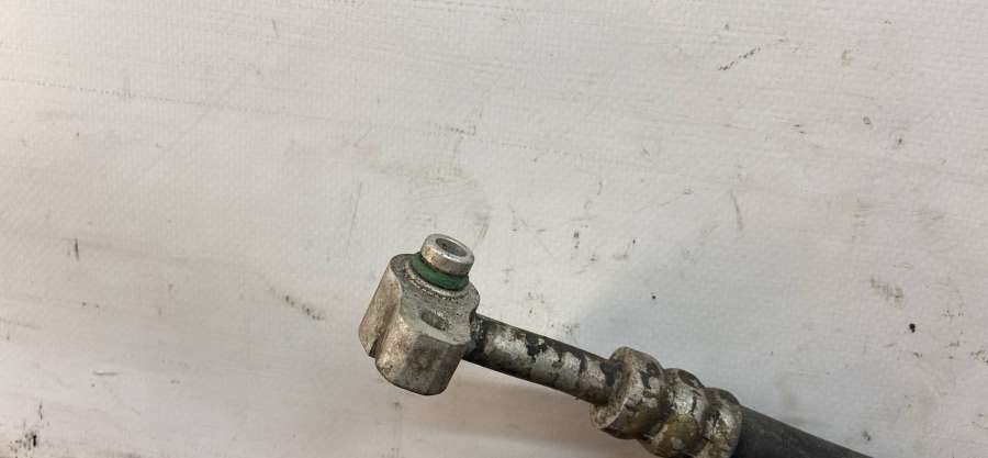 Трубка кондиционера Hyundai Santa Fe 1 поколение внедорожник 2003г. | Фото № 3 Трубка кондиционера Hyundai Santa Fe 1 поколение внедорожник 2003г. - Фото 3