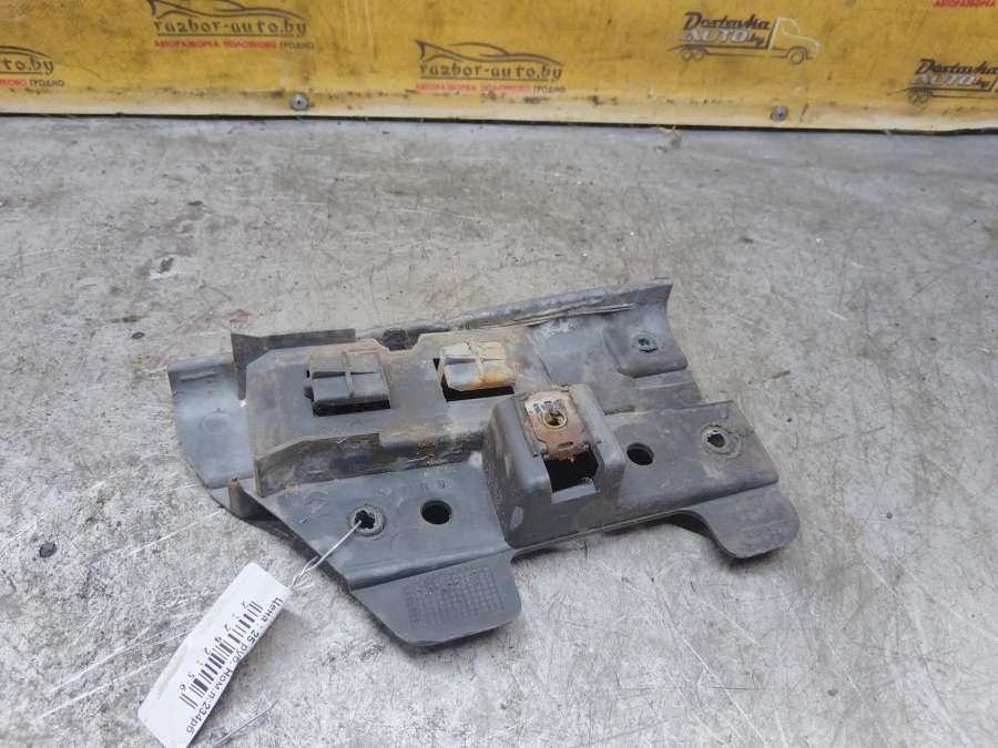 Кронштейн крепления бампера заднего Renault Laguna Универсал 1998г. | Фото № 1 Кронштейн крепления бампера заднего Renault Laguna Универсал 1998г. - Фото 1