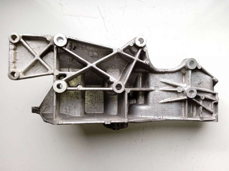 06B903143N Кронштейн (крепление) Volkswagen Passat B5 2001г. | Фото № 2 06B903143N Кронштейн (крепление) Volkswagen Passat B5 2001г. - Фото 2