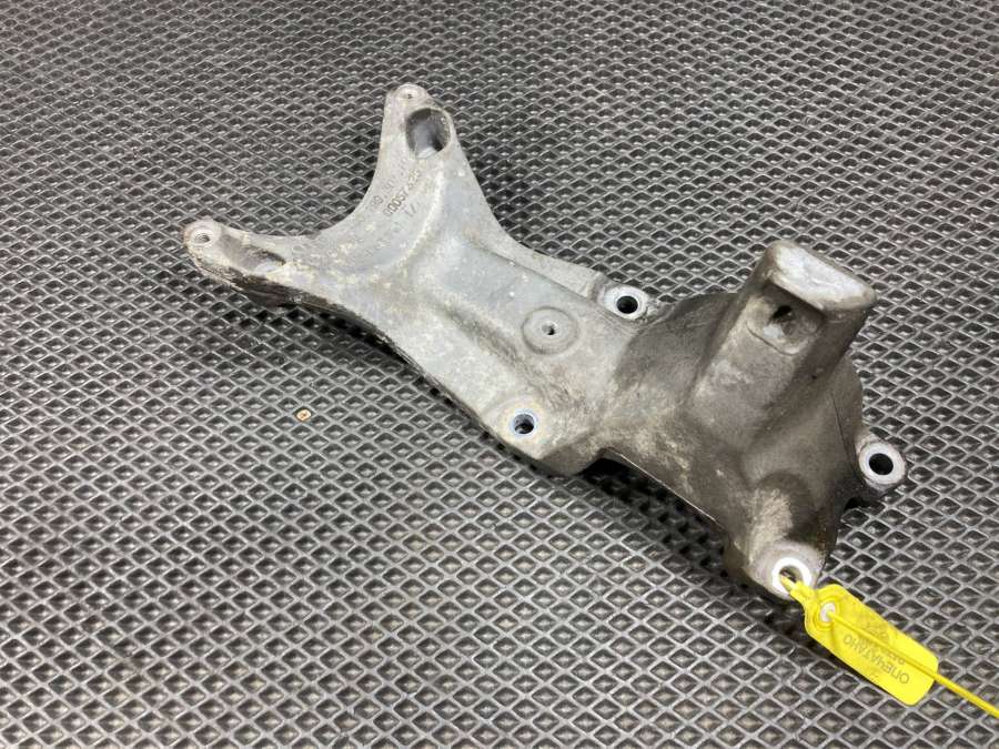 4G0199307H4G0199307 Кронштейн двигателя левый  Audi A7 4G 2014г. | Фото № 2  4G0199307H4G0199307 Кронштейн двигателя левый  Audi A7 4G 2014г. - Фото 2