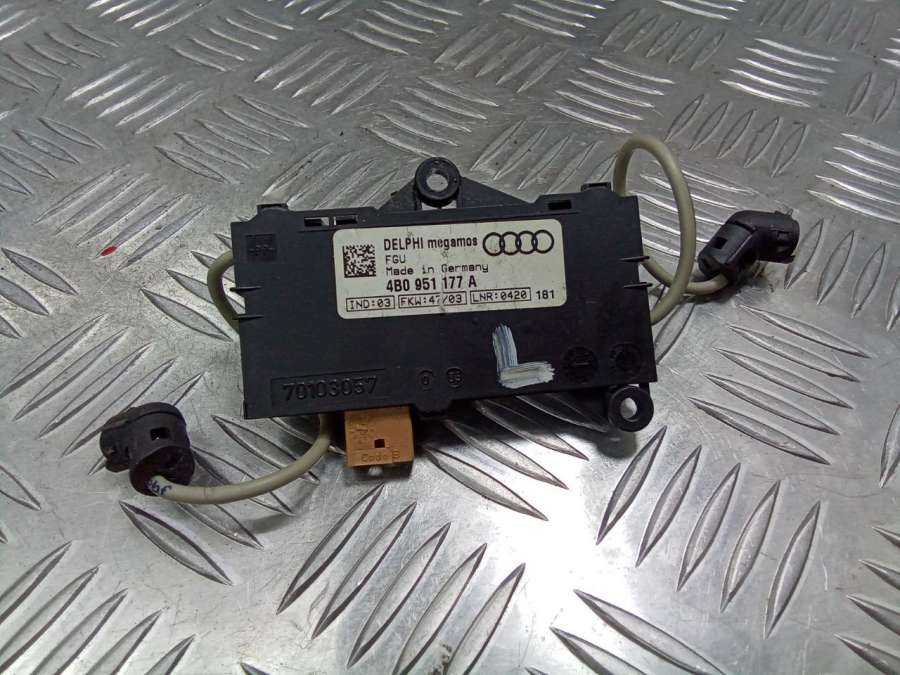 4B0951177A Датчик сигнализации Audi A6 C5 (S6,RS6) 2003г. | Фото № 1 4B0951177A Датчик сигнализации Audi A6 C5 (S6,RS6) 2003г. - Фото 1