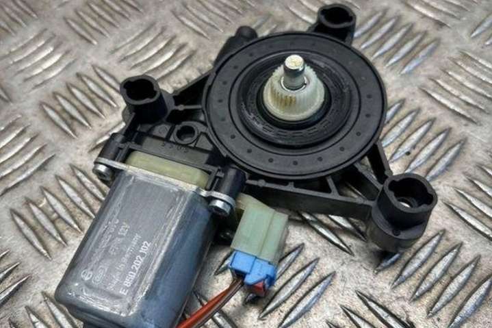 5Q0959802C Моторчик стеклоподъемника  Seat Ateca 1 поколение (2016-2024) 2016г. | Фото № 2  5Q0959802C Моторчик стеклоподъемника  Seat Ateca 1 поколение (2016-2024) 2016г. - Фото 2