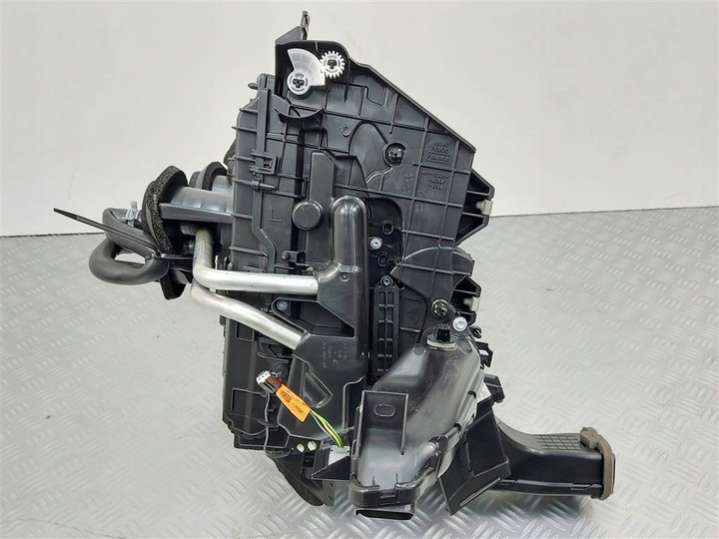 LX6A-19B555-FBC Отопитель в сборе (печка) Ford Escape 3 поколение (2013-2016) 2013г. | Фото № 4 LX6A-19B555-FBC Отопитель в сборе (печка) Ford Escape 3 поколение (2013-2016) 2013г. - Фото 4