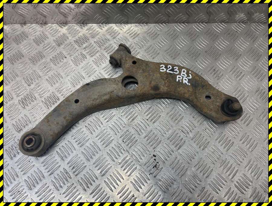 Рычаг передний правый Mazda 323 BJ 1999г. | Фото № 1 Рычаг передний правый Mazda 323 BJ 1999г. - Фото 1