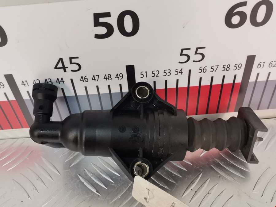 1J0721261F Цилиндр сцепления рабочий Audi A3 8L (1996-2003) Хетчбэк 3дв. 2000г. | Фото № 3 1J0721261F Цилиндр сцепления рабочий Audi A3 8L (1996-2003) Хетчбэк 3дв. 2000г. - Фото 3