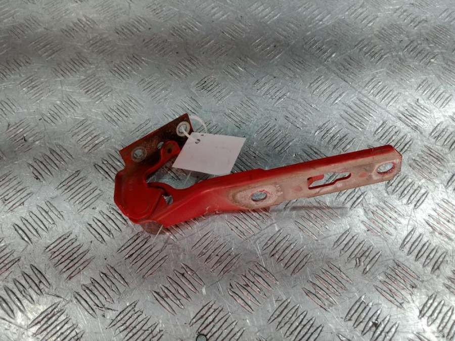 8E0823301E Петля капота левая Audi A4 Универсал 2007г. | Фото № 2 8E0823301E Петля капота левая Audi A4 Универсал 2007г. - Фото 2