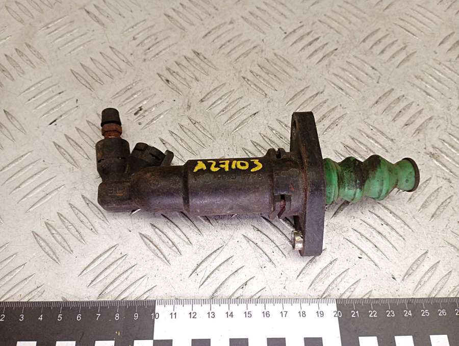 1J0721261D Цилиндр сцепления рабочий SEAT Leon 2002г. | Фото № 1 1J0721261D Цилиндр сцепления рабочий SEAT Leon 2002г. - Фото 1
