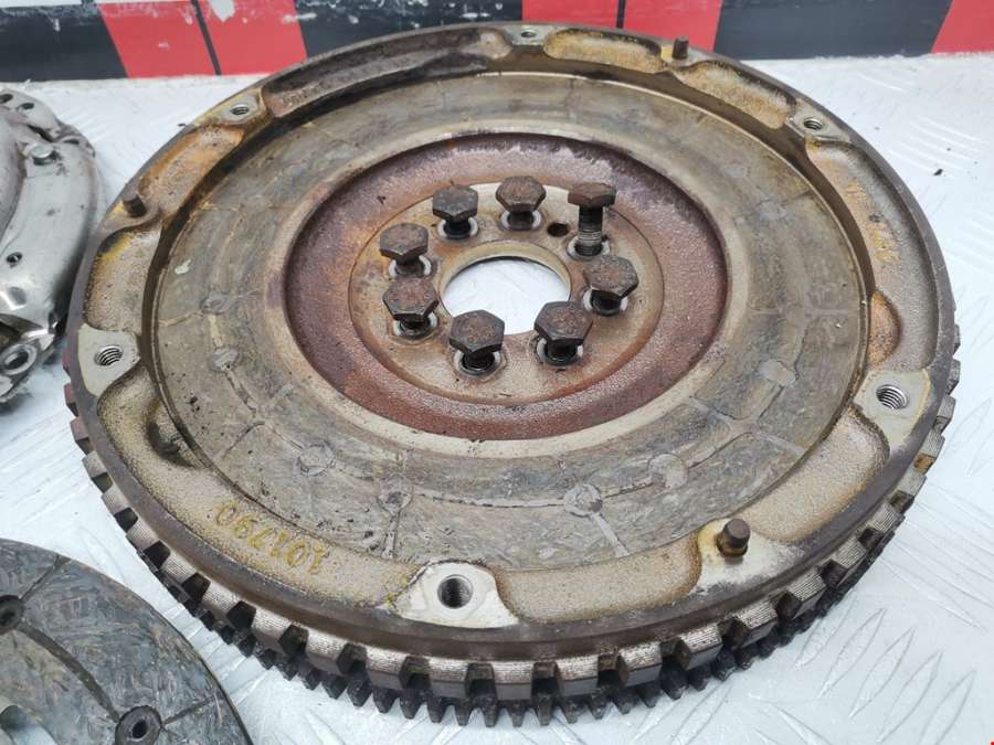 Маховик (демпфер сцепления) Peugeot 307 (2001-2008) Универсал 2003г. | Фото № 2 Маховик (демпфер сцепления) Peugeot 307 (2001-2008) Универсал 2003г. - Фото 2