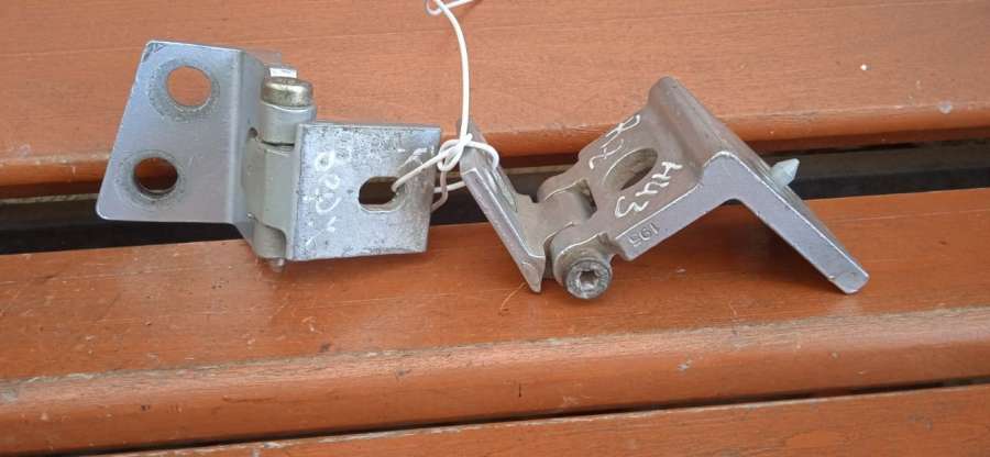 Петля двери задней правой Citroen Xsara Picasso 2004г. | Фото № 2 Петля двери задней правой Citroen Xsara Picasso 2004г. - Фото 2