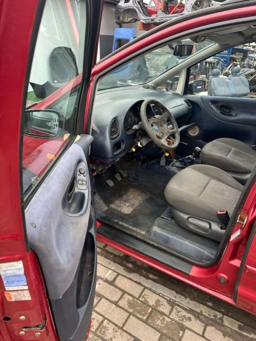 Ручка внутренняя потолочная  Volkswagen Sharan 1 1996г. | Фото № 8   Ручка внутренняя потолочная  Volkswagen Sharan 1 1996г. - Фото 8