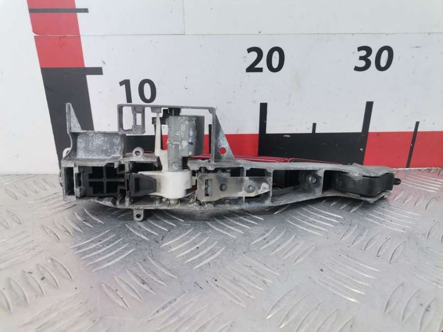 Ручка двери наружная задняя левая Peugeot 3008 (2009-2016) Минивэн 2010г. | Фото № 4 Ручка двери наружная задняя левая Peugeot 3008 (2009-2016) Минивэн 2010г. - Фото 4