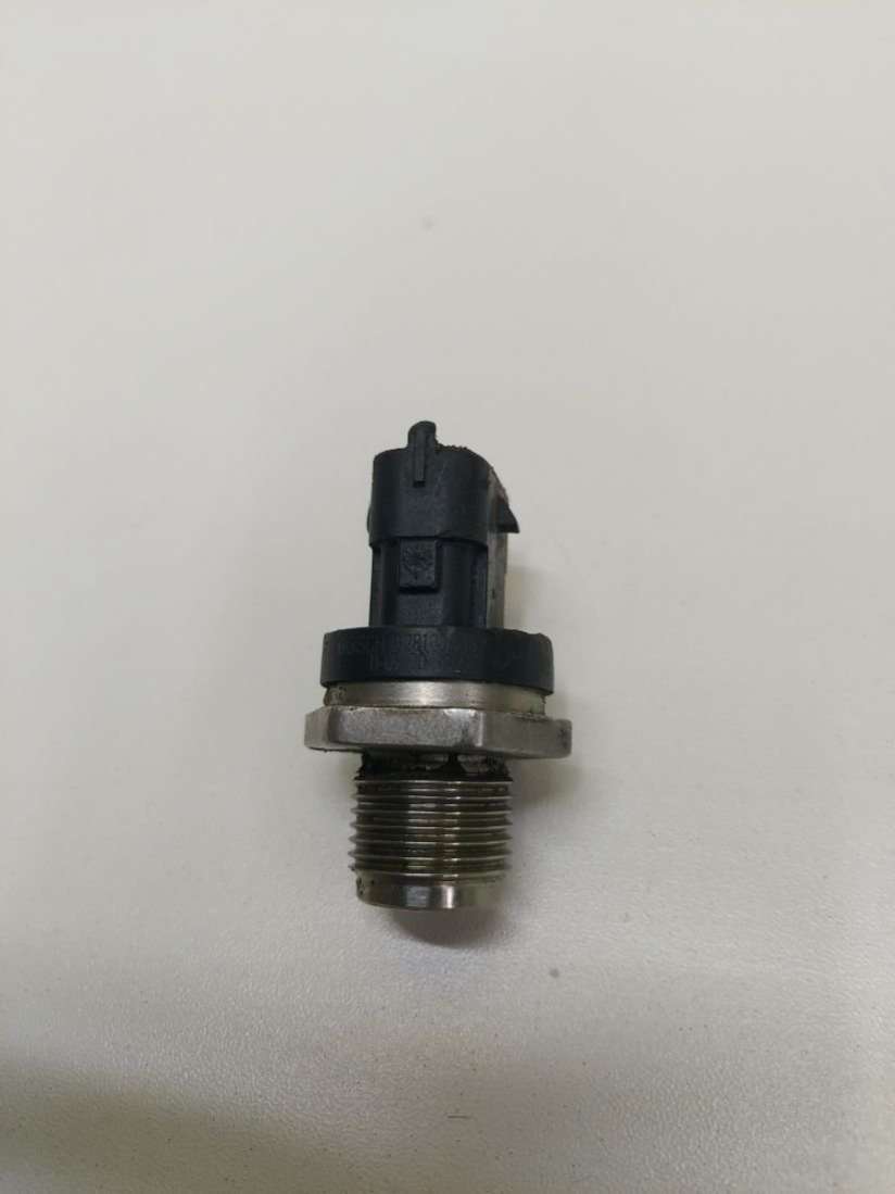 0281006187 Датчик давления топлива Renault Laguna 3 2011г. | Фото № 1 0281006187 Датчик давления топлива Renault Laguna 3 2011г. - Фото 1