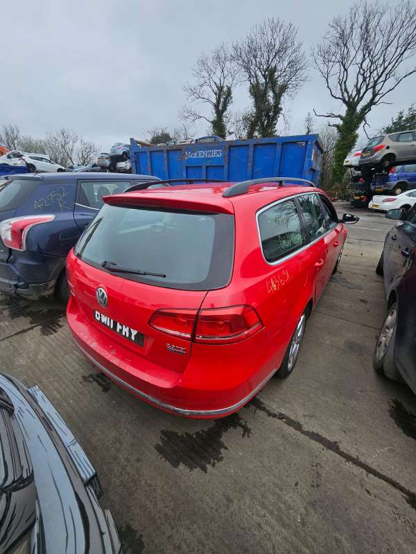 Корпус воздушного фильтра VOLKSWAGEN PASSAT B7 2011г. | Фото № 5 Корпус воздушного фильтра VOLKSWAGEN PASSAT B7 2011г. - Фото 5