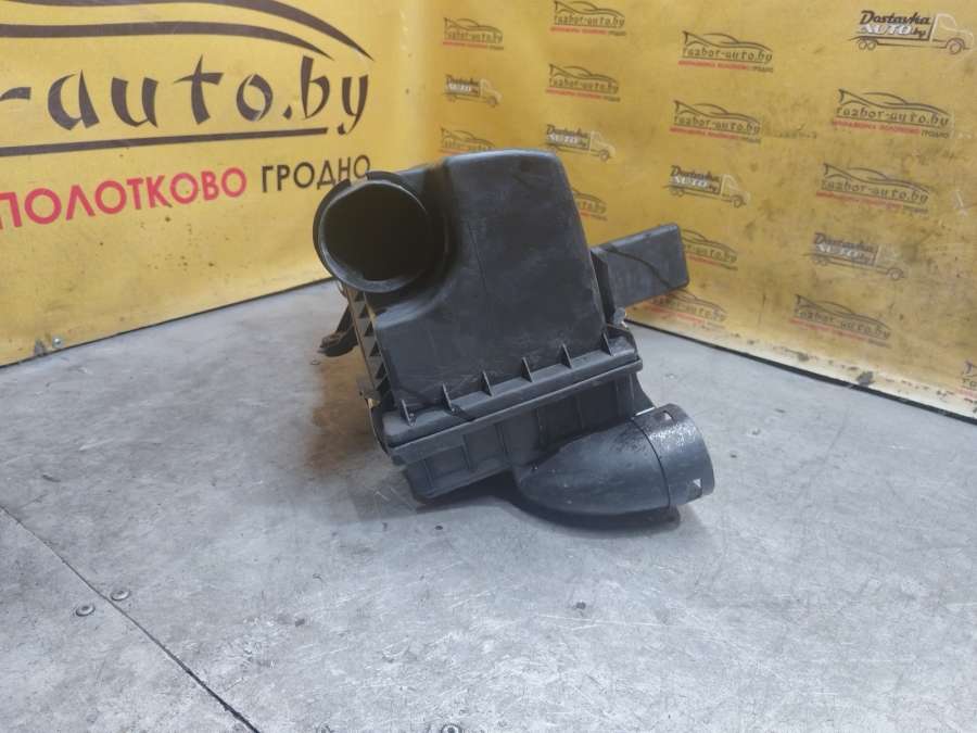 Корпус воздушного фильтра  Mitsubishi Space Star Минивэн 2003г. | Фото № 2   Корпус воздушного фильтра  Mitsubishi Space Star Минивэн 2003г. - Фото 2