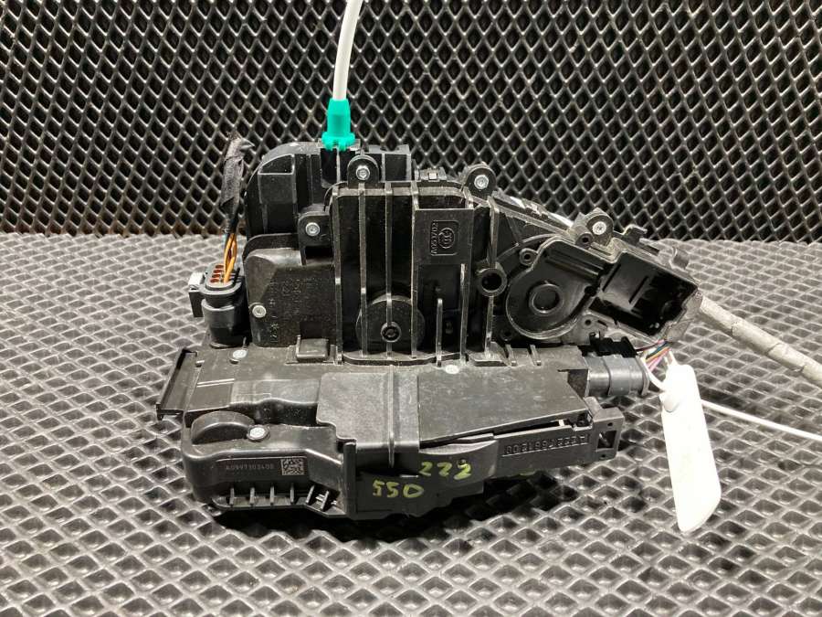 A2227661200A0997303400 Замок двери задней правой Mercedes-Benz S W222/C217/A217 2018г. | Фото № 2 A2227661200A0997303400 Замок двери задней правой Mercedes-Benz S W222/C217/A217 2018г. - Фото 2