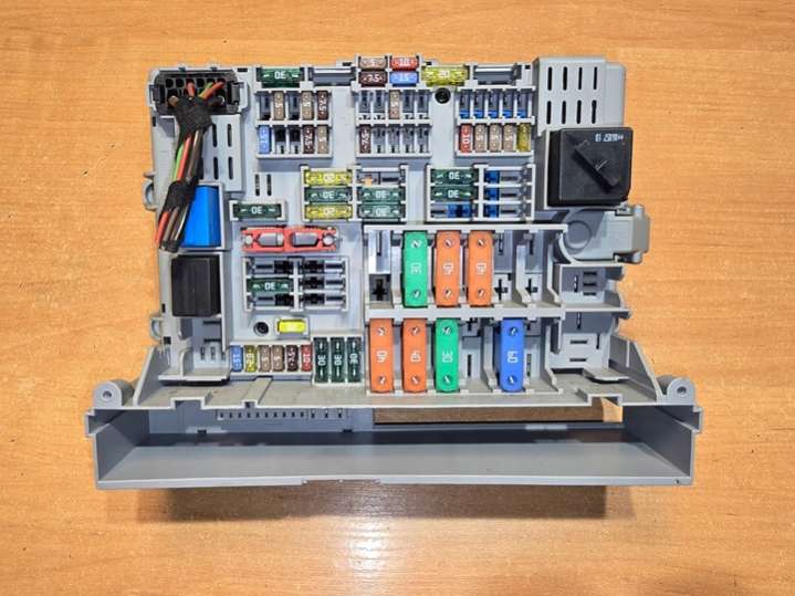 69066216906621-0216900559942 Блок предохранителей  BMW 3 E90/E91/E92/E9 (2005-201) 2005г. | Фото № 1  69066216906621-0216900559942 Блок предохранителей  BMW 3 E90/E91/E92/E9 (2005-201) 2005г. - Фото 1