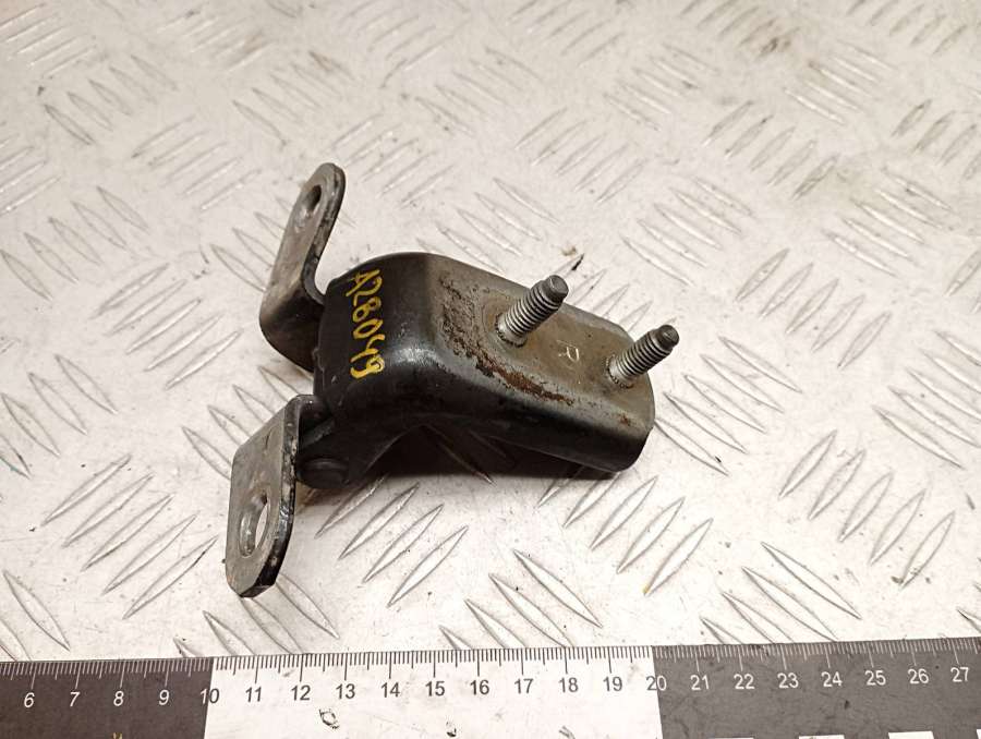 Петля двери задней правой Toyota RAV4 2 (XA20) внедорожник 2005г. | Фото № 3 Петля двери задней правой Toyota RAV4 2 (XA20) внедорожник 2005г. - Фото 3