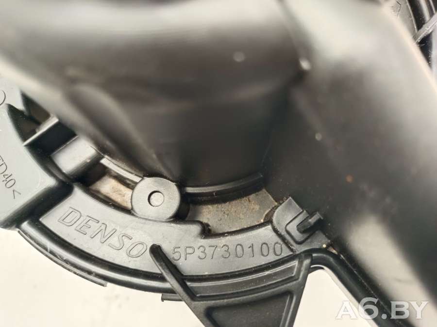 5P3730100 Моторчик печки  Dacia Sandero Stepway 2 2016г. | Фото № 6  5P3730100 Моторчик печки  Dacia Sandero Stepway 2 2016г. - Фото 6
