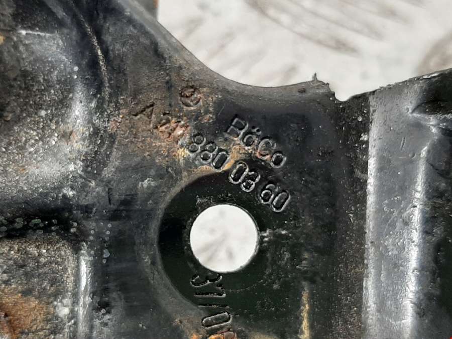 Замок капота Mercedes CLS-Class (W219) (2004-2010) Седан 2007г. | Фото № 3 Замок капота Mercedes CLS-Class (W219) (2004-2010) Седан 2007г. - Фото 3