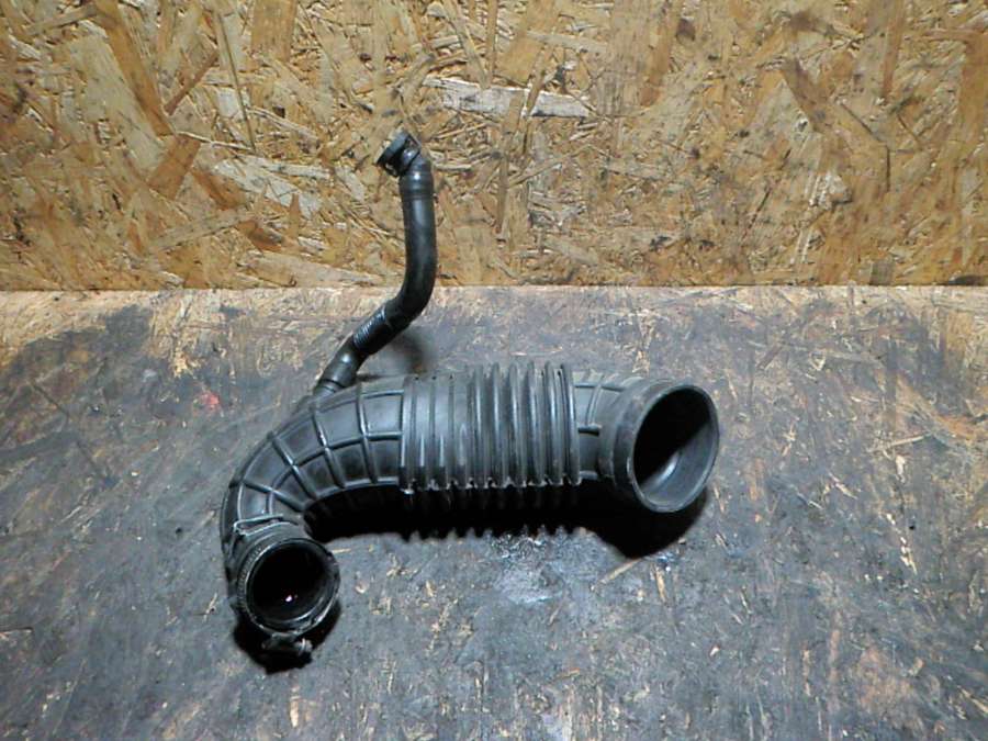 8E0129615 Патрубок чистого воздуха (к турбине)  Audi A4 0000г. | Фото № 3  8E0129615 Патрубок чистого воздуха (к турбине)  Audi A4 0000г. - Фото 3
