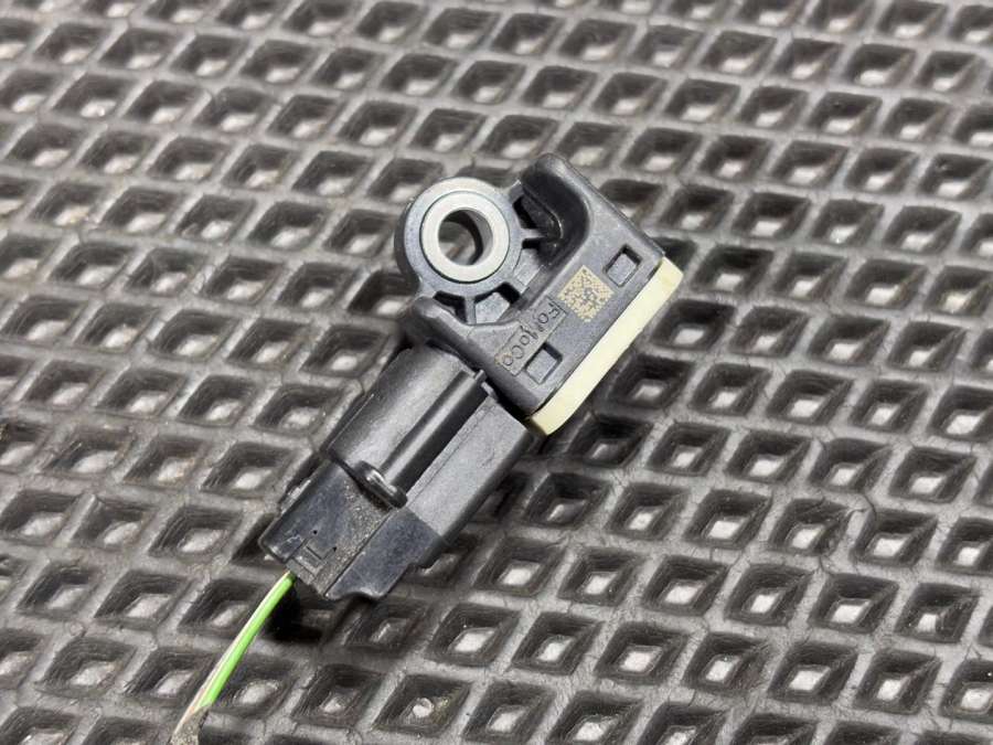 8V4T-14B006-AAC2D3537 Датчик удара Jaguar XJ X351 2015г. | Фото № 4 8V4T-14B006-AAC2D3537 Датчик удара Jaguar XJ X351 2015г. - Фото 4