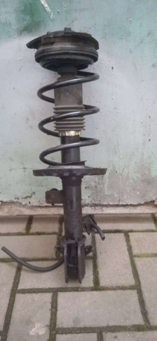 Амортизатор передний правый Nissan Micra K12 2004г. | Фото № 1 Амортизатор передний правый Nissan Micra K12 2004г. - Фото 1