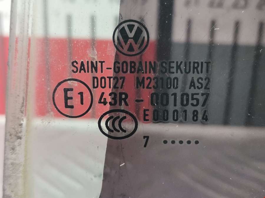 Стекло двери задней правой (форточка) Volkswagen Touran 1 (2003-2015) Минивэн 2007г. | Фото № 2 Стекло двери задней правой (форточка) Volkswagen Touran 1 (2003-2015) Минивэн 2007г. - Фото 2