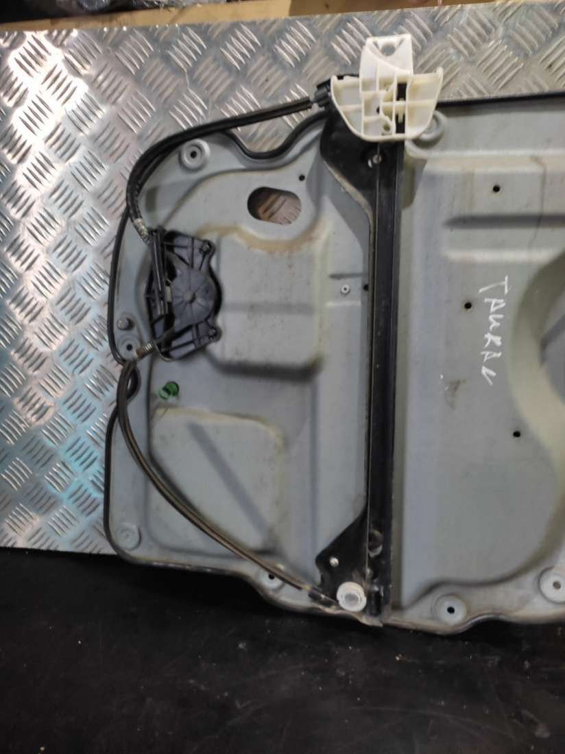 Стеклоподъемник электрический задний левый Volkswagen Touran 1 2007г. | Фото № 7 Стеклоподъемник электрический задний левый Volkswagen Touran 1 2007г. - Фото 7