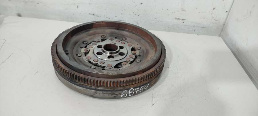 03L105266AM03L105266DQ Маховик Volkswagen EOS 2014г. | Фото № 1 03L105266AM03L105266DQ Маховик Volkswagen EOS 2014г. - Фото 1