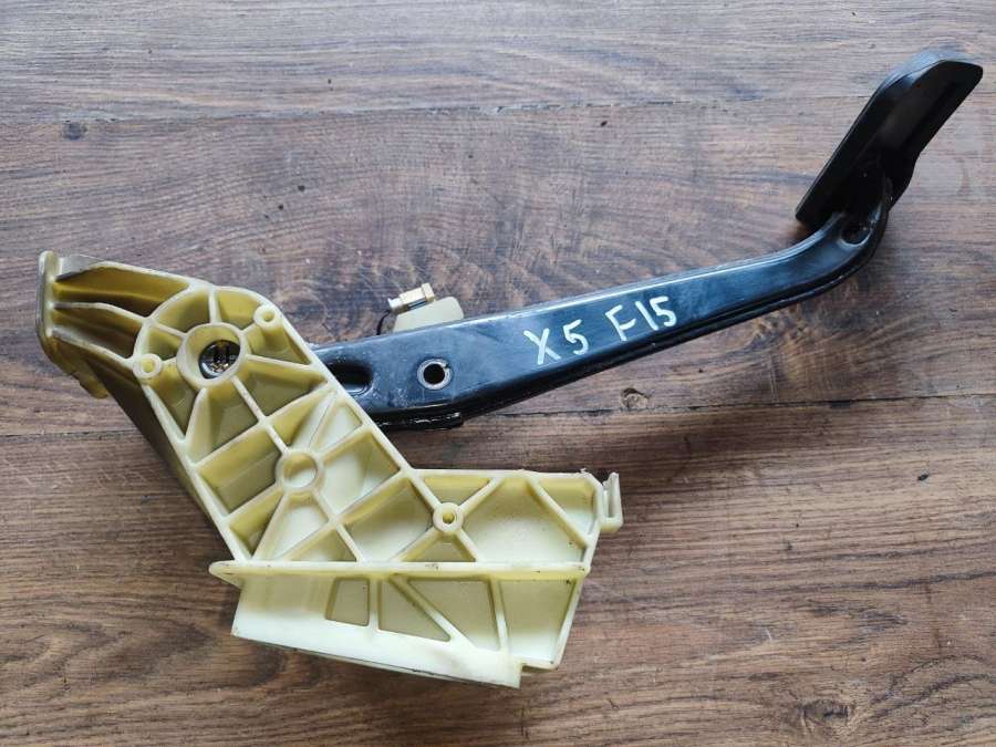 Педаль тормоза BMW X5 F15 2014г. | Фото № 1 Педаль тормоза BMW X5 F15 2014г. - Фото 1