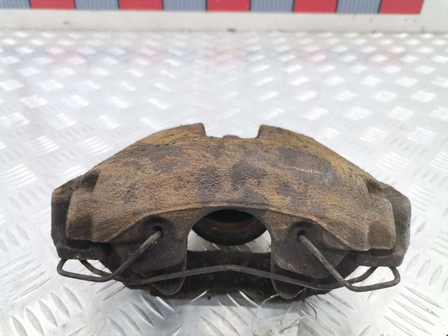 Суппорт передний правый Ford Focus 2 (2004-2011) Хетчбэк 5дв. 2011г. | Фото № 1 Суппорт передний правый Ford Focus 2 (2004-2011) Хетчбэк 5дв. 2011г. - Фото 1