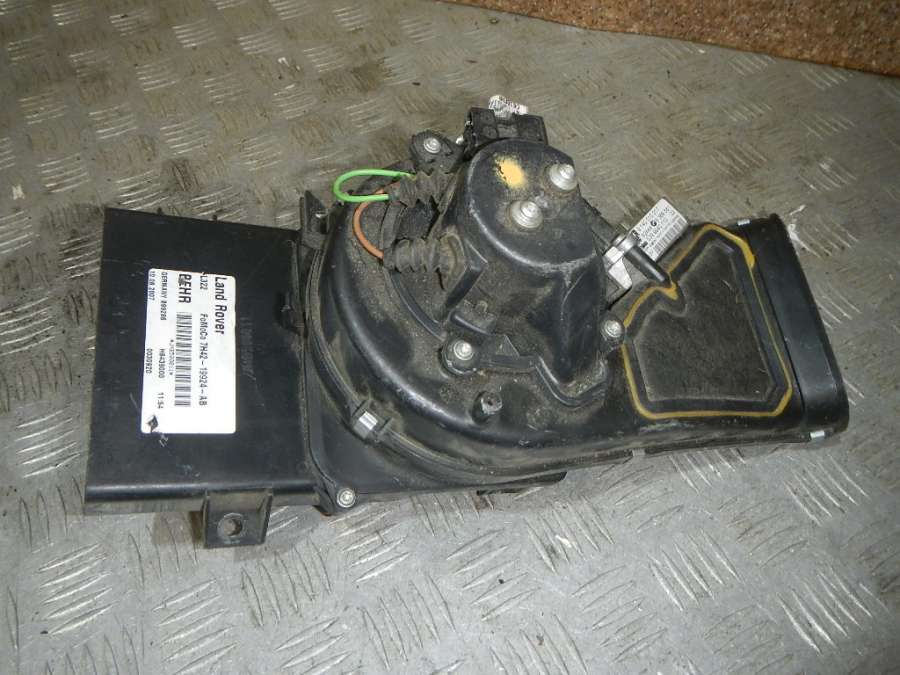 7H4219924AB Моторчик отопителя  Land Rover Range Rover 0000г. | Фото № 2  7H4219924AB Моторчик отопителя  Land Rover Range Rover 0000г. - Фото 2