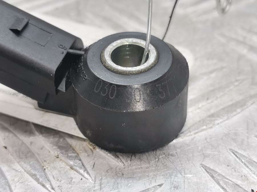 030905377C Датчик детонации Skoda Fabia 1 (1999-2007) Хетчбэк 5дв. 2003г. | Фото № 3 030905377C Датчик детонации Skoda Fabia 1 (1999-2007) Хетчбэк 5дв. 2003г. - Фото 3