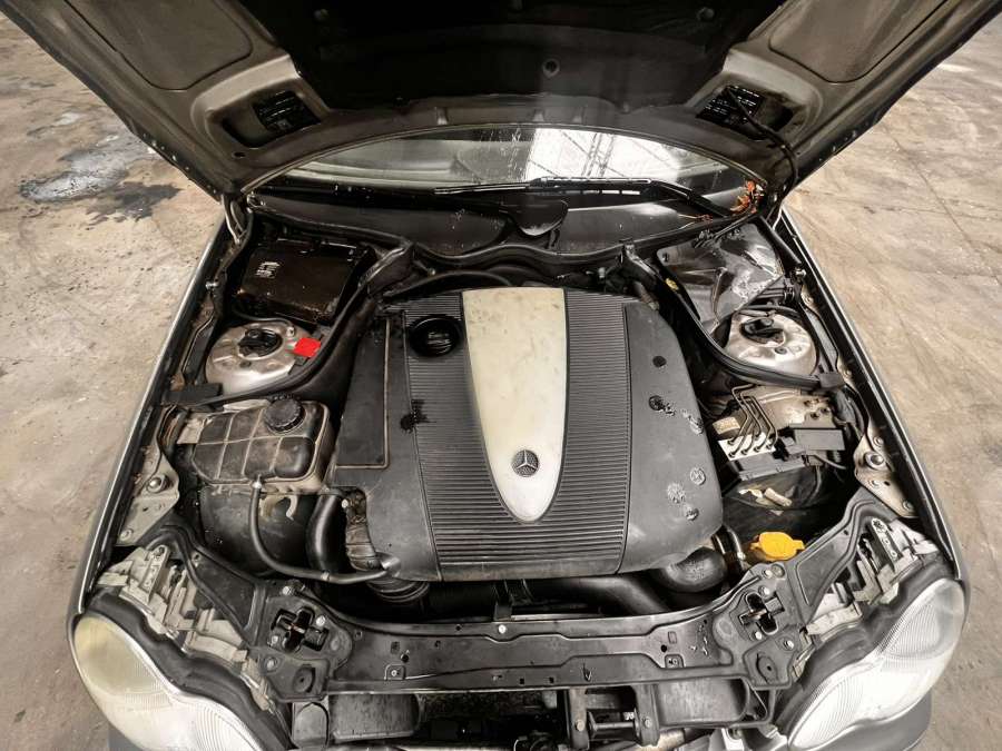 Петля двери передней правой Mercedes C-Class (W203) (2000-2008) Универсал 2003г. | Фото № 9 Петля двери передней правой Mercedes C-Class (W203) (2000-2008) Универсал 2003г. - Фото 9