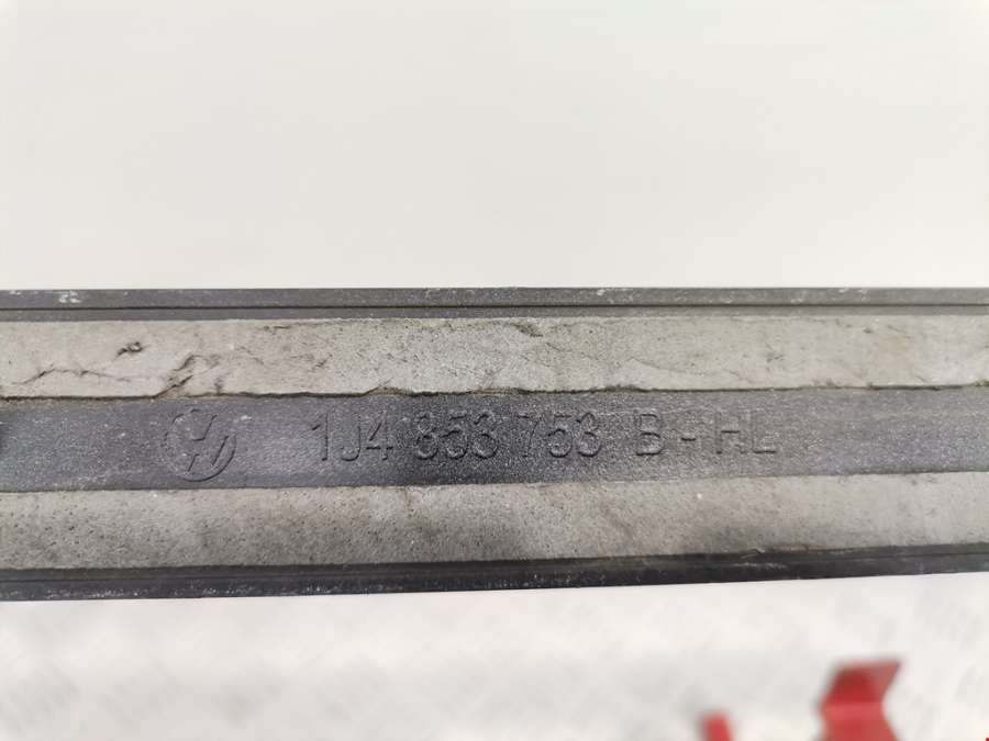 1J4853753B Накладка декоративная (молдинг) двери задней левой Volkswagen Golf 4 (1997-2004) Хетчбэк 5дв. 1999г. | Фото № 4 1J4853753B Накладка декоративная (молдинг) двери задней левой Volkswagen Golf 4 (1997-2004) Хетчбэк 5дв. 1999г. - Фото 4