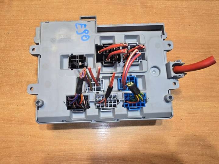 69066216906621-0216900559942 Блок предохранителей  BMW 3 E90/E91/E92/E9 (2005-201) 2005г. | Фото № 2  69066216906621-0216900559942 Блок предохранителей  BMW 3 E90/E91/E92/E9 (2005-201) 2005г. - Фото 2