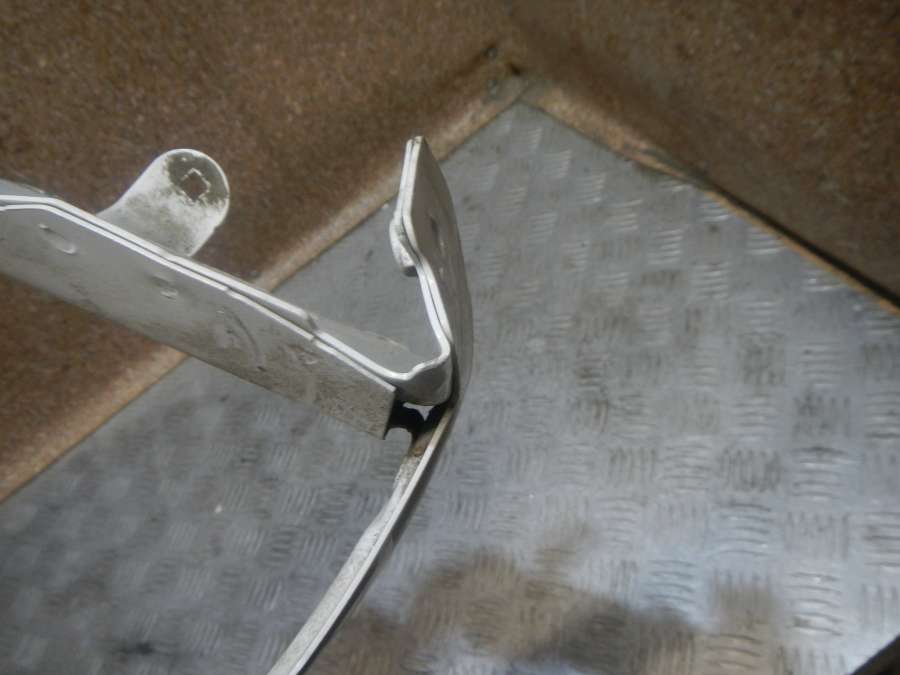 760821138 Кронштейн крепления крыла  Volkswagen Touareg 0000г. | Фото № 3  760821138 Кронштейн крепления крыла  Volkswagen Touareg 0000г. - Фото 3