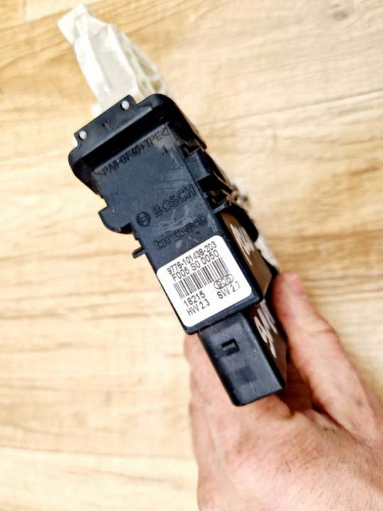 9776101438203 Моторчик стеклоподъемника Volkswagen Golf 4 поколение (1997-2004) 1997г. | Фото № 2 9776101438203 Моторчик стеклоподъемника Volkswagen Golf 4 поколение (1997-2004) 1997г. - Фото 2