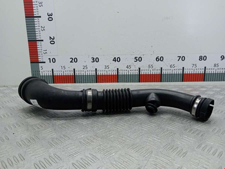 Патрубок интеркулера Renault Scenic 2 (2003-2009) Минивэн 2004г. | Фото № 2 Патрубок интеркулера Renault Scenic 2 (2003-2009) Минивэн 2004г. - Фото 2