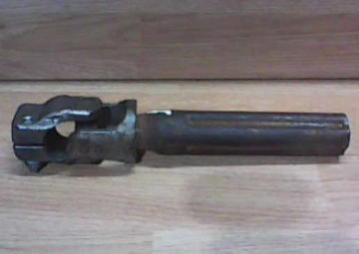 Рулевой карданчик Renault Megane - 2 поколение (2002-2006) 2005г. | Фото № 1 Рулевой карданчик Renault Megane - 2 поколение (2002-2006) 2005г. - Фото 1