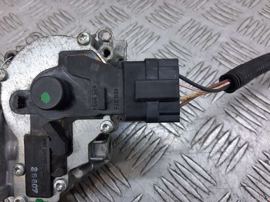 405189 Моторчик стеклоочистителя задний Renault Laguna 3 (2007-2010) Хетчбэк 5дв. 2008г. | Фото № 2 405189 Моторчик стеклоочистителя задний Renault Laguna 3 (2007-2010) Хетчбэк 5дв. 2008г. - Фото 2