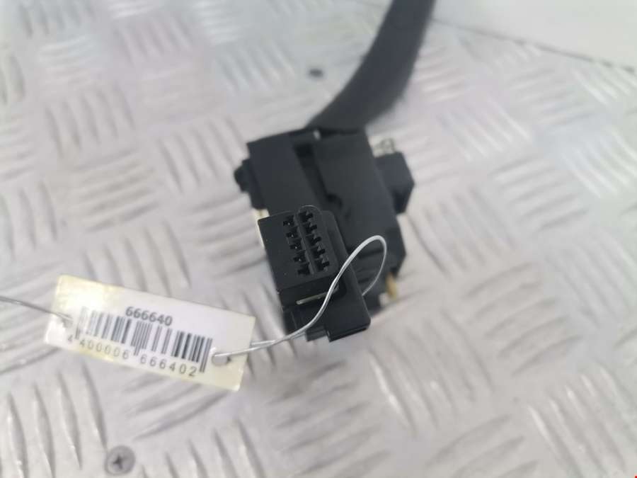 1K0953513 Переключатель поворотов (ближний дальний свет) Volkswagen Golf 5 (2003-2008) Хетчбэк 3дв. 2007г. | Фото № 6 1K0953513 Переключатель поворотов (ближний дальний свет) Volkswagen Golf 5 (2003-2008) Хетчбэк 3дв. 2007г. - Фото 6