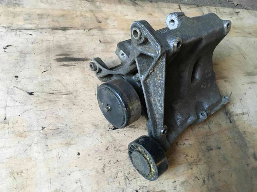 1110960645A1110960645 Кронштейн двигателя  Mercedes-Benz E W210/S210 1997г. | Фото № 1  1110960645A1110960645 Кронштейн двигателя  Mercedes-Benz E W210/S210 1997г. - Фото 1