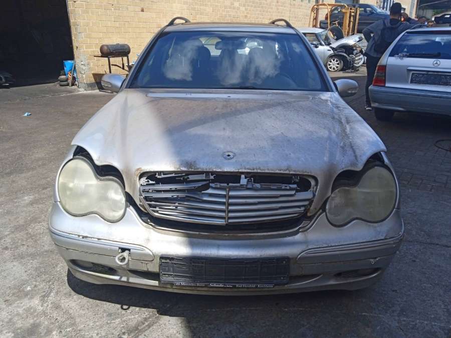 Рейлинги Mercedes C-Class (W203) (2000-2008) Универсал 2001г. | Фото № 12 Рейлинги Mercedes C-Class (W203) (2000-2008) Универсал 2001г. - Фото 12