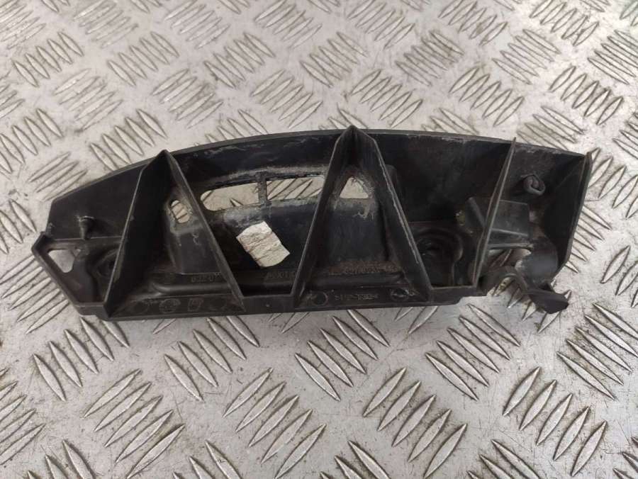 1z9807393 Кронштейн крепления бампера заднего Skoda Octavia A5 restailing 2009г. | Фото № 2 1z9807393 Кронштейн крепления бампера заднего Skoda Octavia A5 restailing 2009г. - Фото 2