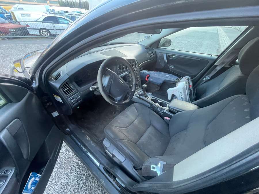 8677974 Теплообменник Volvo V70 2 (2000-2007) Универсал 2002г. | Фото № 6 8677974 Теплообменник Volvo V70 2 (2000-2007) Универсал 2002г. - Фото 6